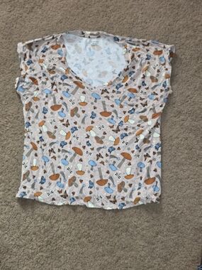 No Boundaries Beige Short Sleeve V-Neck Tee with Mushroom & Butterfly Print